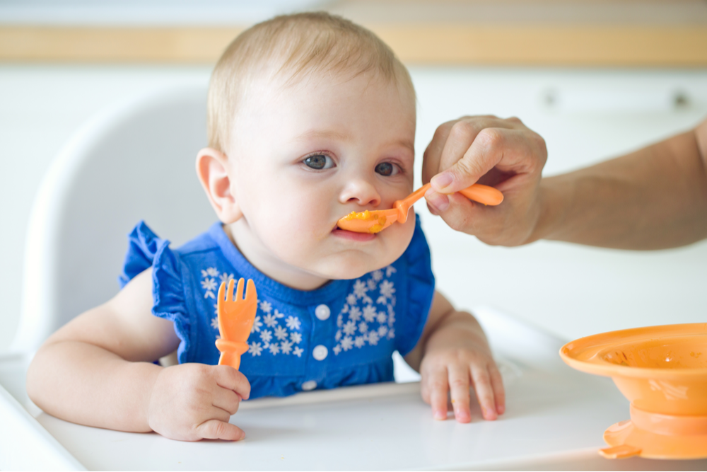 Que dois manger un bébé de 6 mois ?