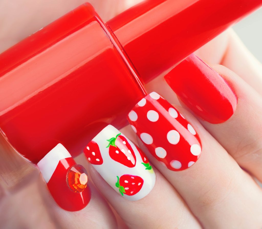 nail-art-fraise-3